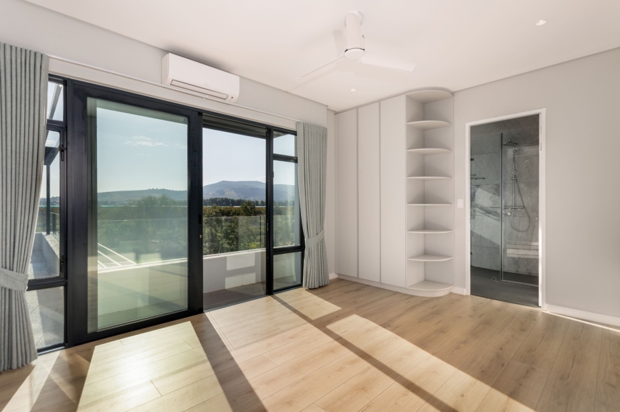 5 Bedroom Property for Sale in Val De Vie Estate Western Cape